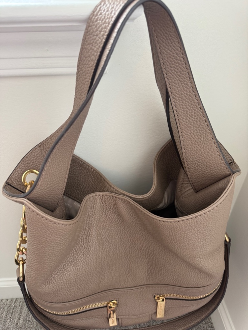 Michael Kors Jamesport Leather Shoulder Bag - Picture 3 of 9